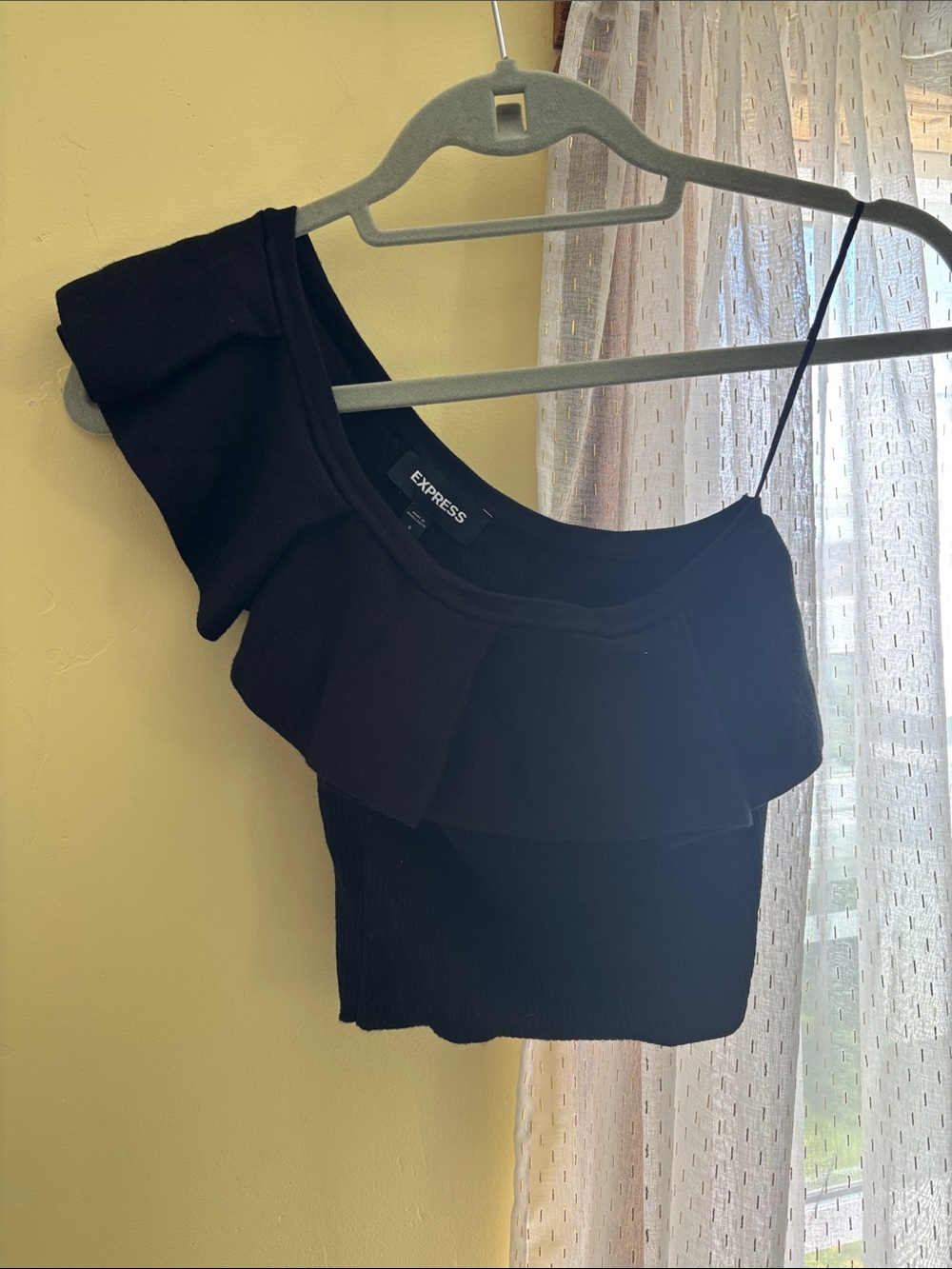 NWT Express Black One-Shoulder Ruffle Crop Top